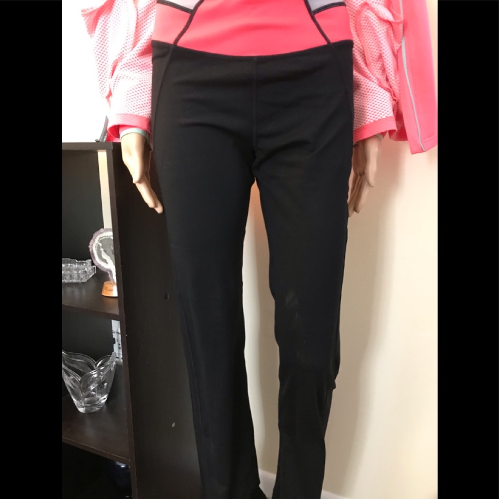 Nikibiki yoga pants